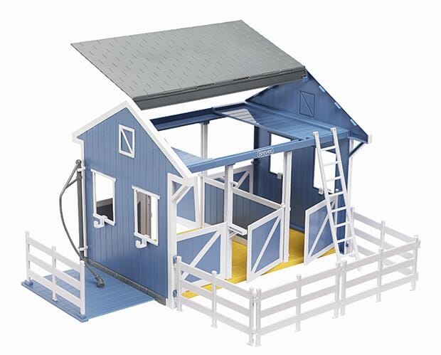 Freedom Series Country Stable with Wash Stall | Retired