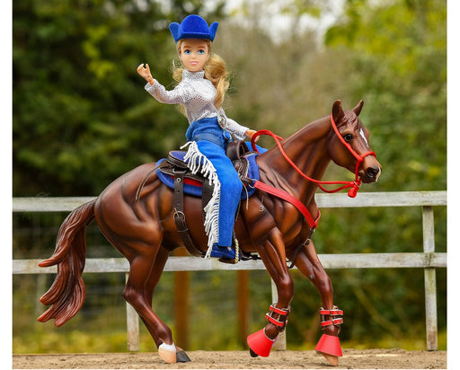 Cowgirl Cassidy riding a model