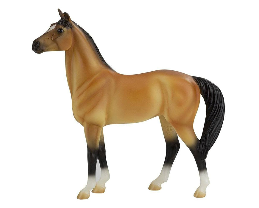 Deluxe Country Stable with Horse & Wash Stall Model Breyer 