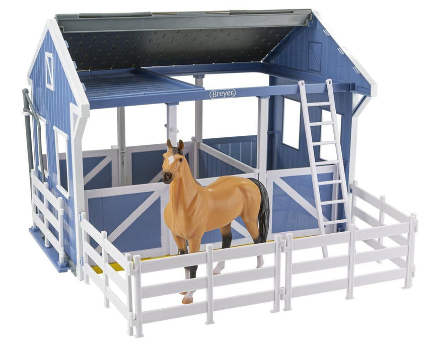 Deluxe Country Stable with Horse & Wash Stall Model Breyer 