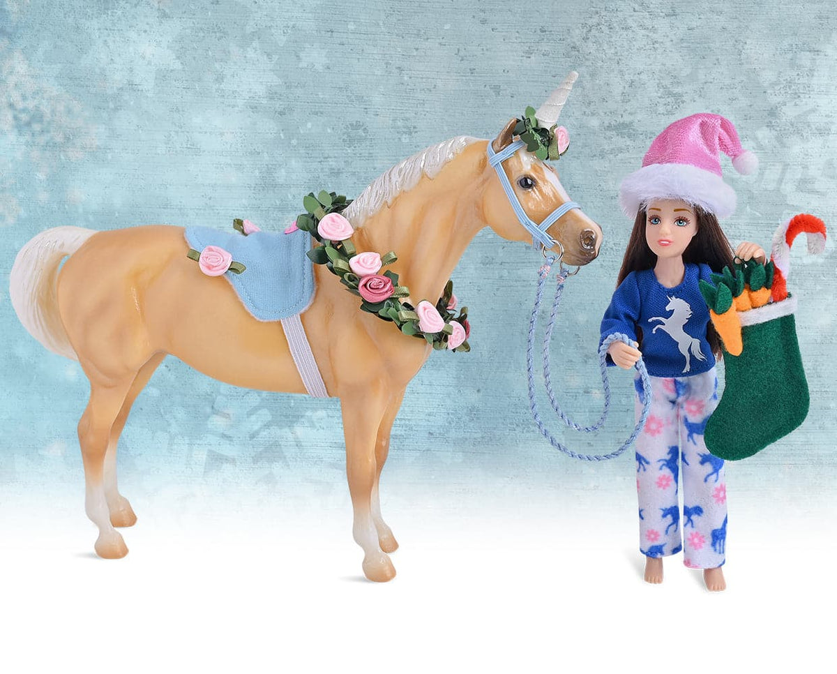 Holiday Pony Playset | Mia — BreyerHorses.com