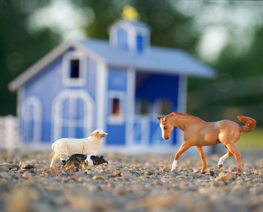 Home at the Barn Playset Model Breyer 