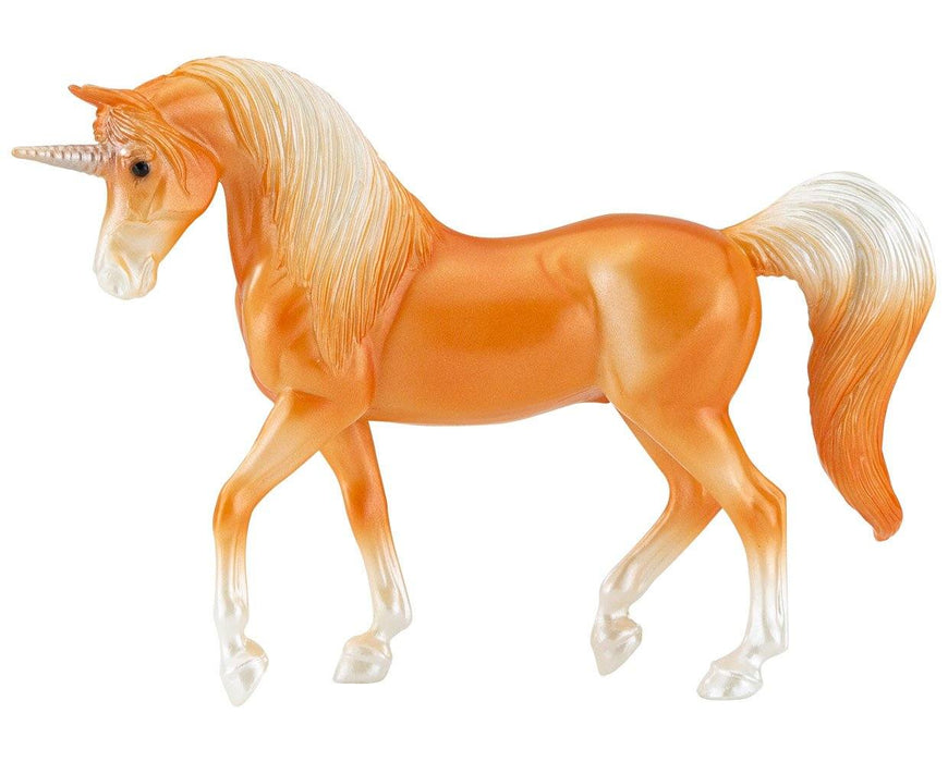 Mystery Unicorn Surprise: Chasing Rainbows Blind Bag Display Model Breyer 