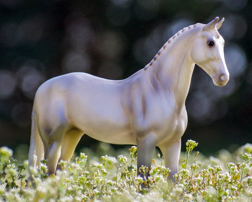 Pearly Grey Trakehner Model Breyer 