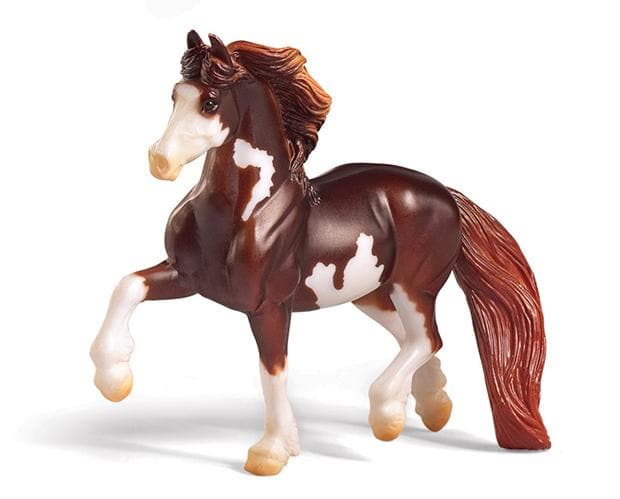 Stablemates Red Stable Set with Two Horses Model Breyer 