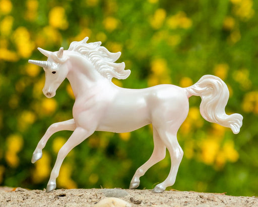 Unicorn Treasures - Pearl Model Breyer 