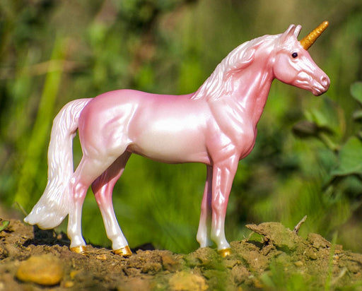 Unicorn Treasures - Rose Quartz Model Breyer 